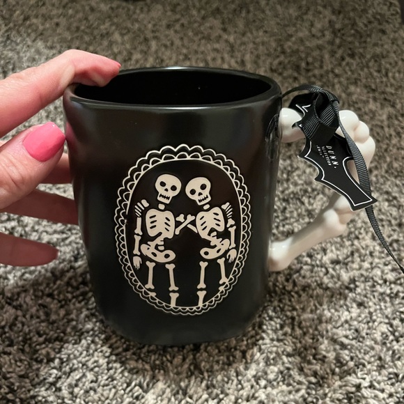 Rae Dunn Halloween mug - Picture 1 of 5